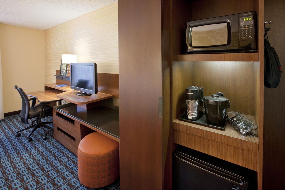 Fairfield Inn By Marriott East Rutherford Meadowlands Екстер'єр фото